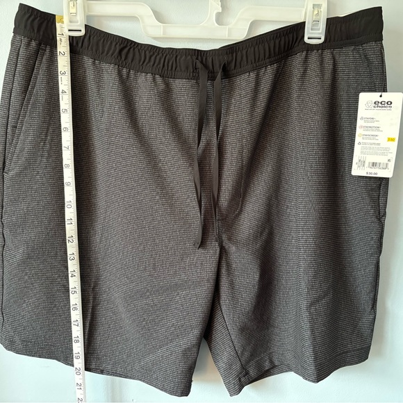 Nicklaus Men’s Shorts MoistureWicking Stretch Fabric SunProtection New With Tags - Picture 1 of 6